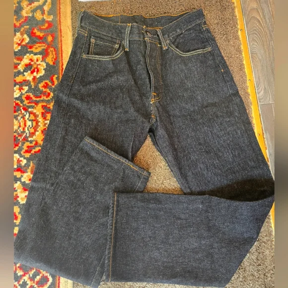 HOST PICK! ๐๐LEVIS NWT DARK 501 W30/L32 - Picture 1 of 6